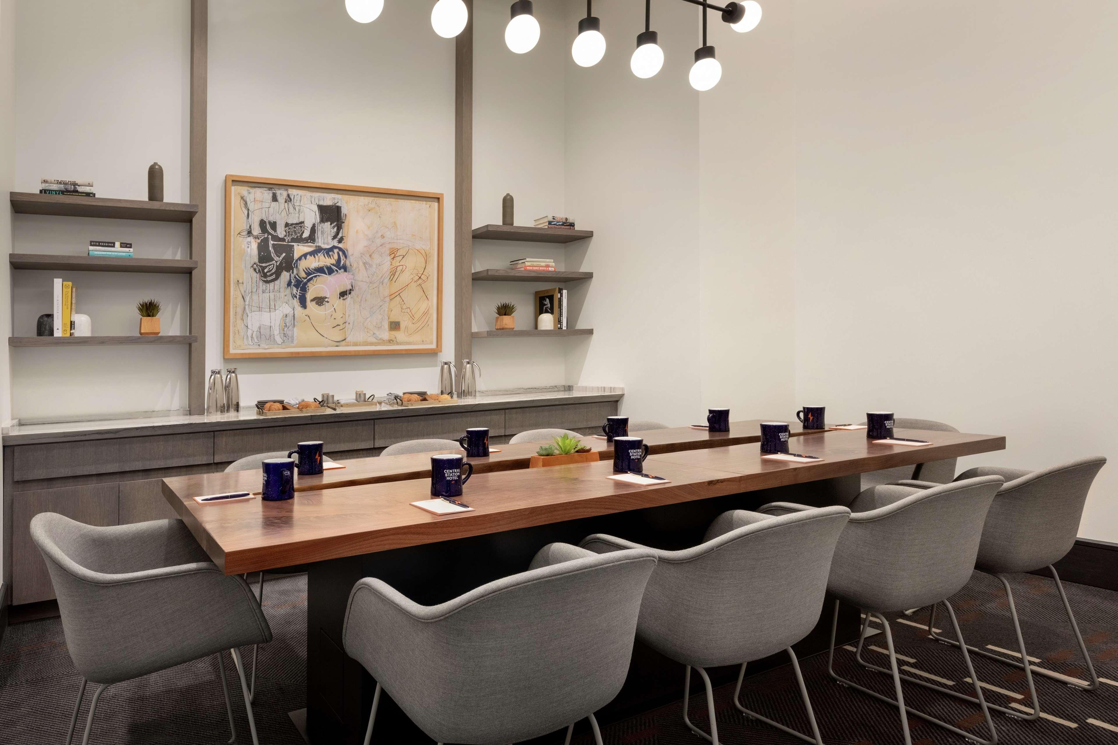 The Station Memphis, Curio Collection By Hilton 4*